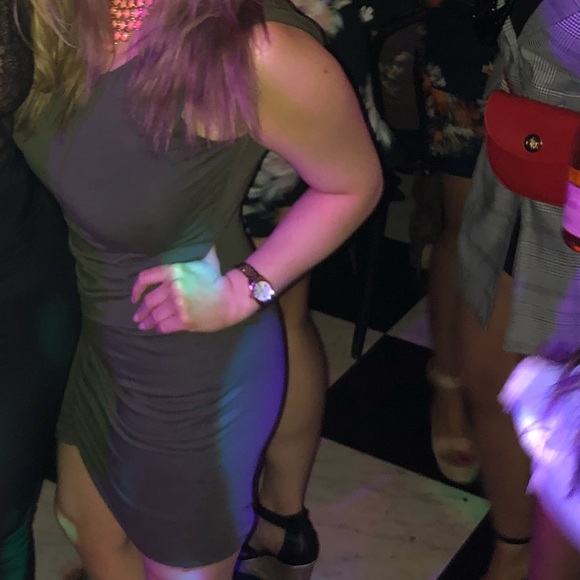 Green dress - sinched stich side - Picture 3 of 3